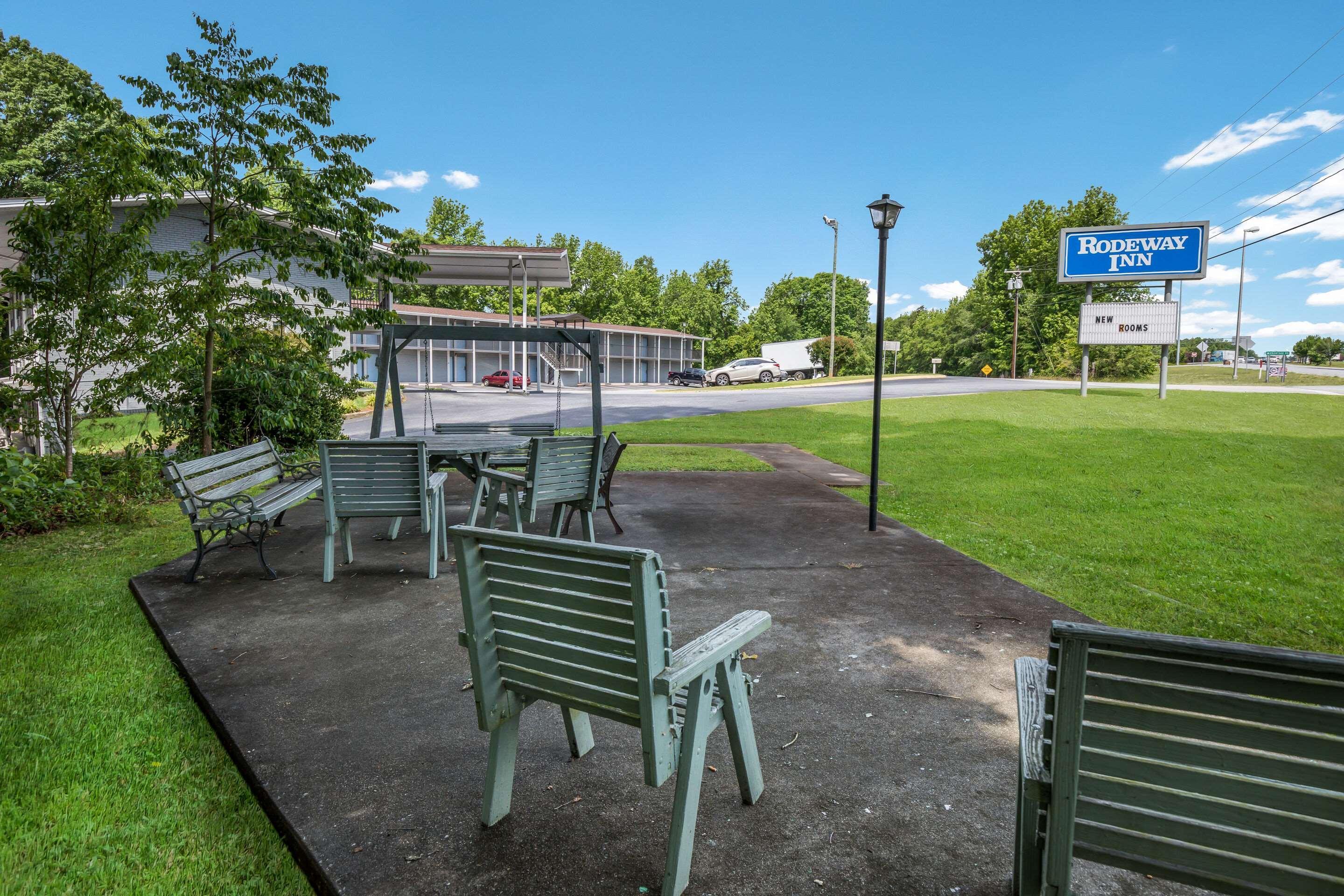 Rodeway Inn Anderson Exteriér fotografie